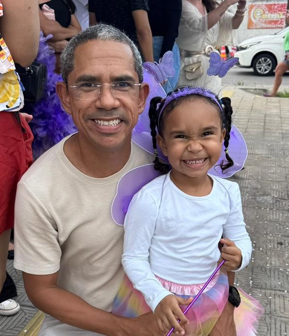 Thiago Lima ao lado da filha Valentina